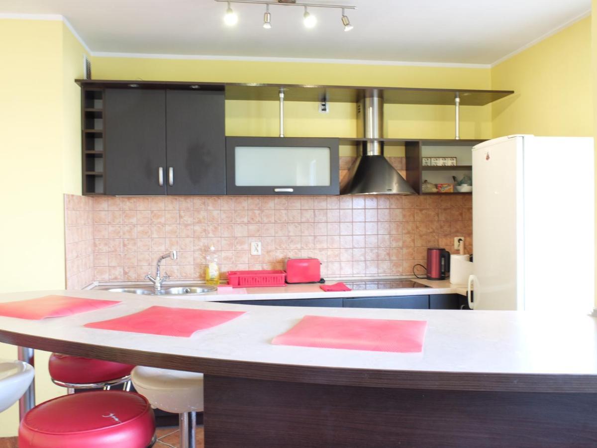 Red Apartment Вроцлав Екстер'єр фото