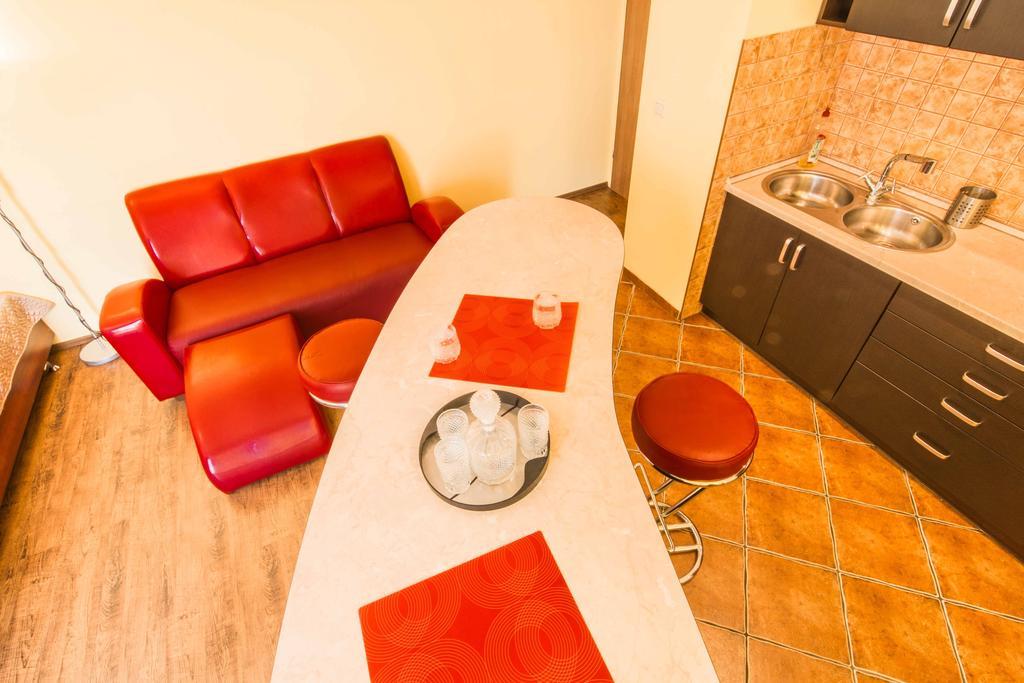 Red Apartment Вроцлав Номер фото